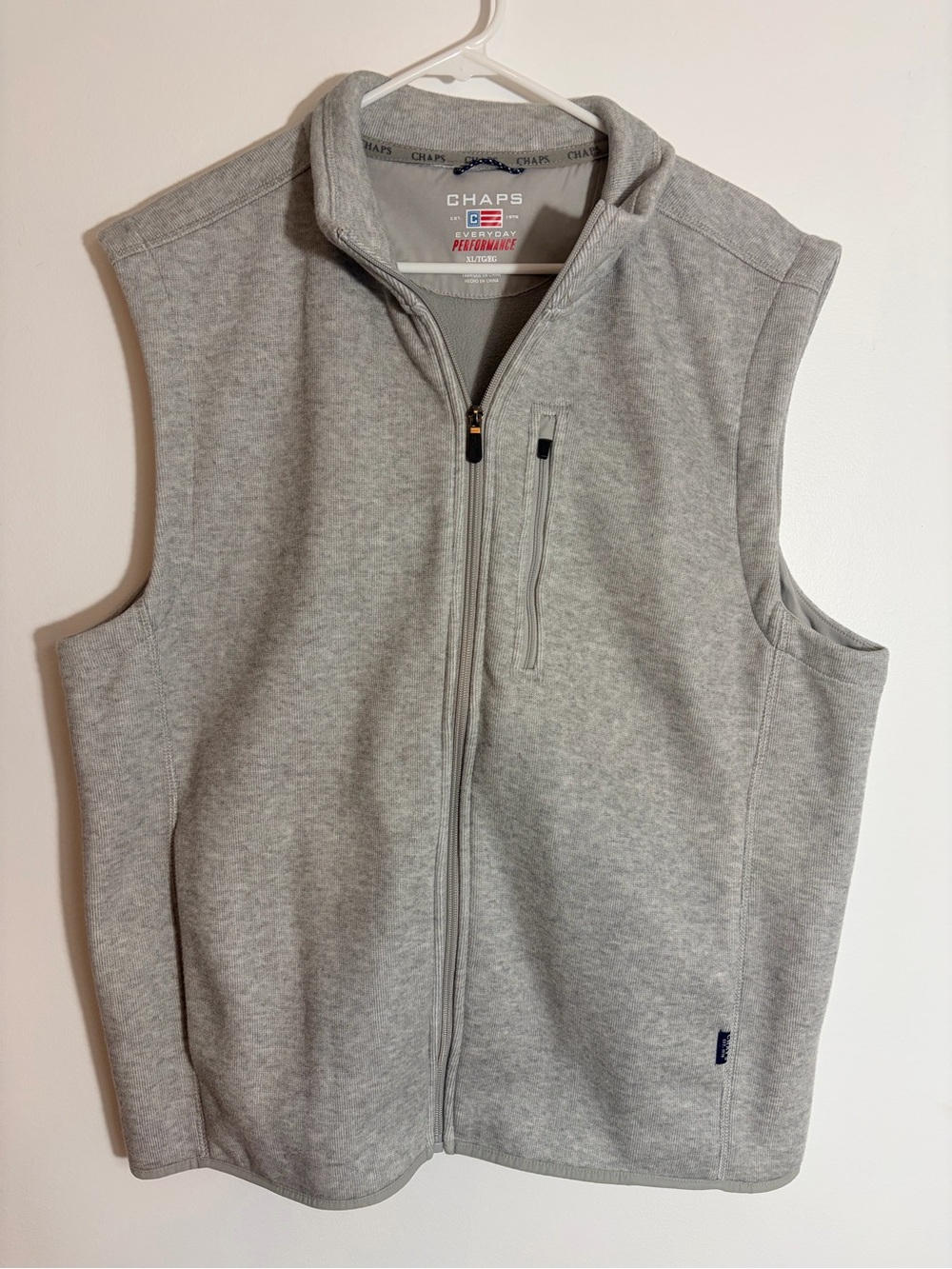 Chaps Light Gray Men’s Zip-Front Performance Vest